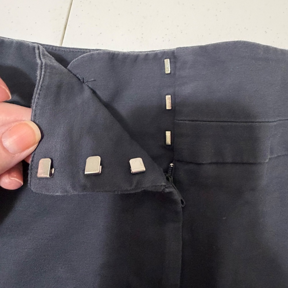 Apt. 9 Essentials Womens Gray Stretch Chino Shorts Size 16 Hook Bar Closure - Picture 3 of 10